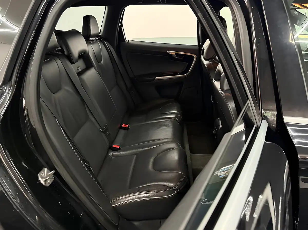 Used 2014 Volvo XC60 R-Design Nav Black Sapphire - Interior and Exterior details 9