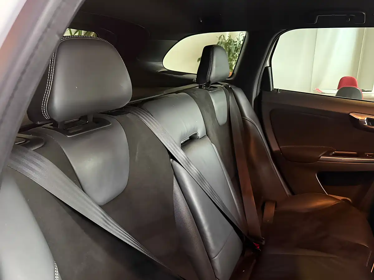 Used 2014 Volvo XC60 R-Design Nav White - Interior and Exterior details 13