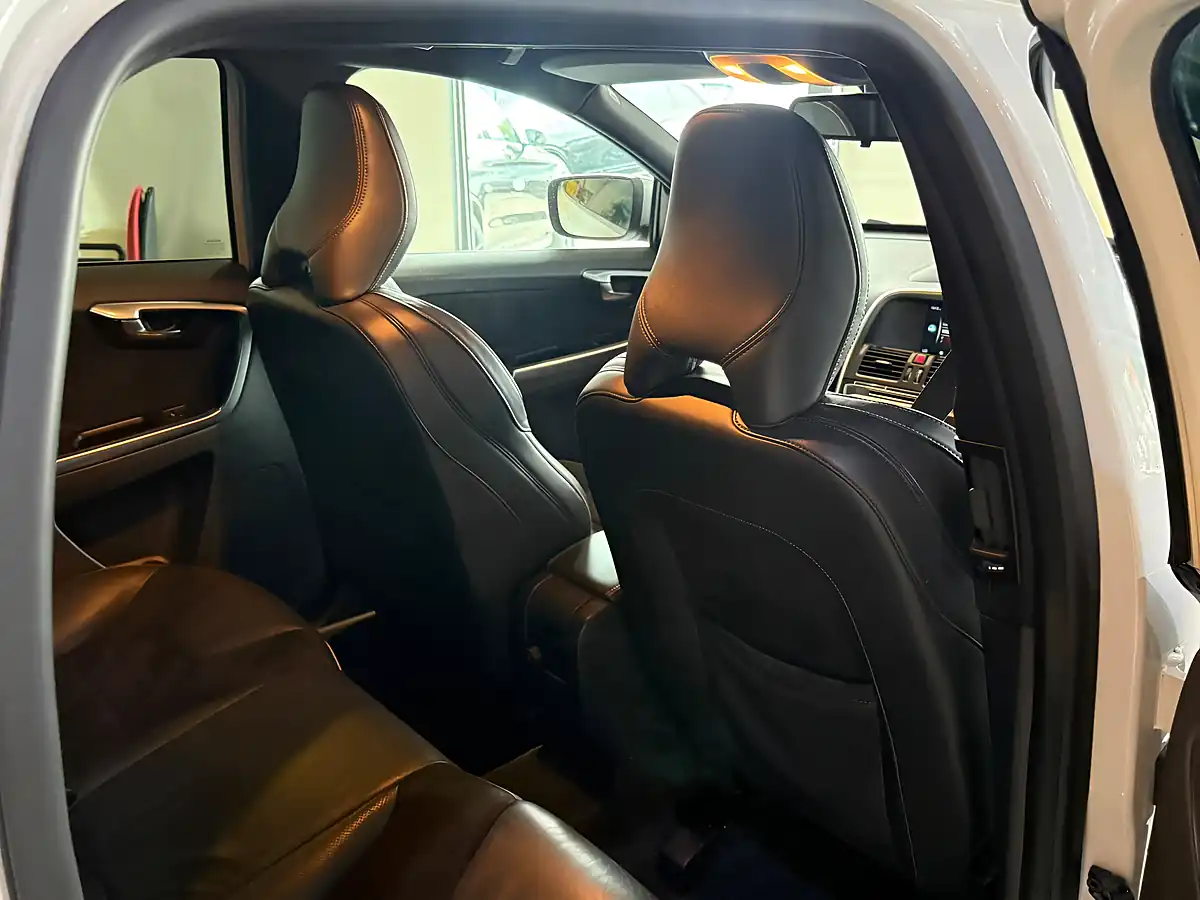 Used 2014 Volvo XC60 R-Design Nav White - Interior and Exterior details 14