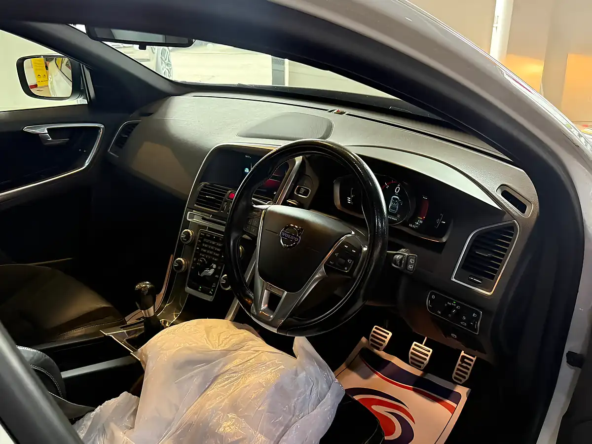 Used 2014 Volvo XC60 R-Design Nav White - Interior and Exterior details 16