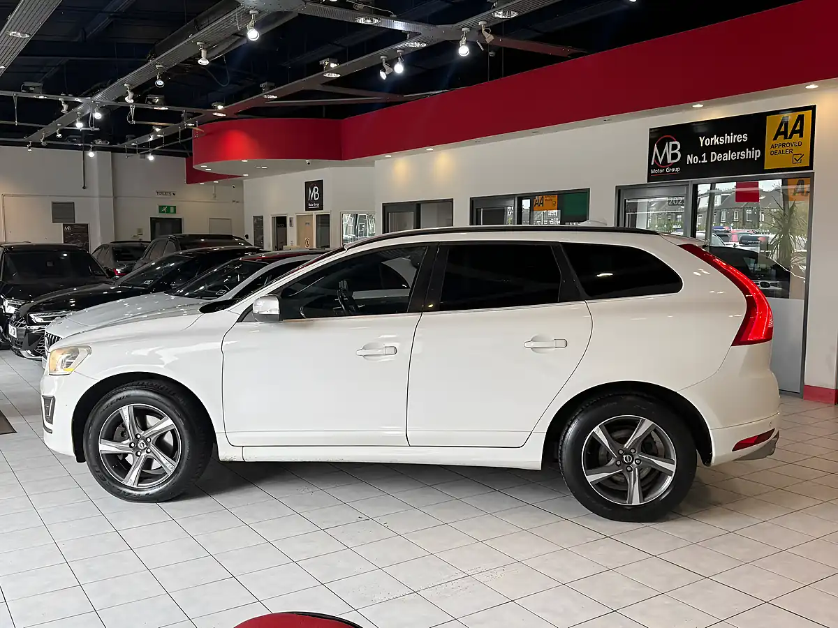 Used 2014 Volvo XC60 R-Design Nav White - Interior and Exterior details 5