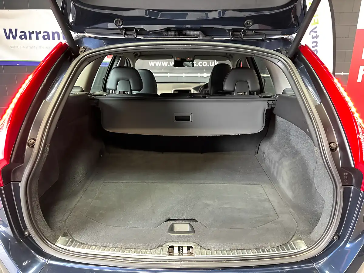 Used 2014 Volvo XC60 Se Lux Nav Blue - Interior and Exterior details 11