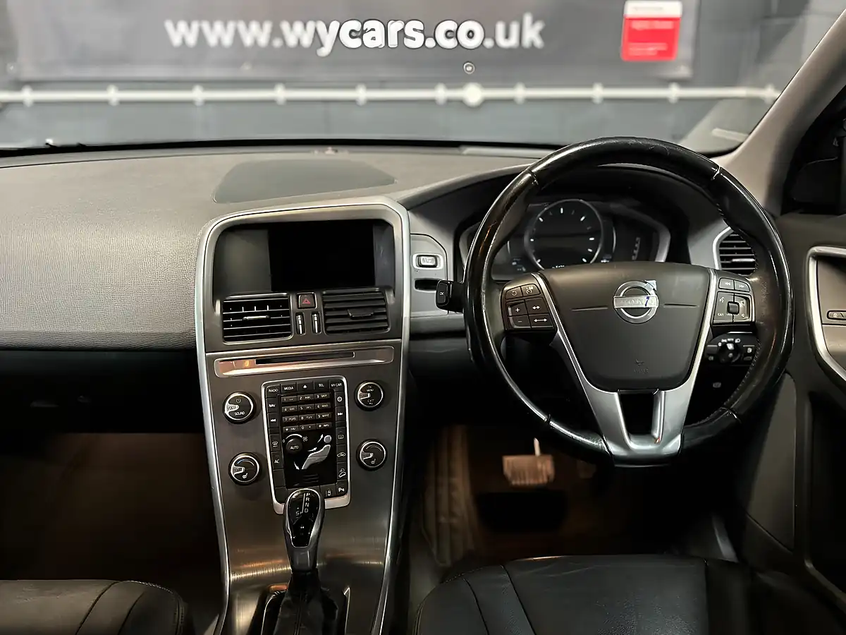 Used 2014 Volvo XC60 Se Lux Nav Blue - Interior and Exterior details 12