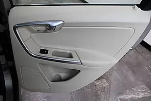 Used 2014 Volvo XC60 Se Lux Nav Gold - Interior and Exterior details 15