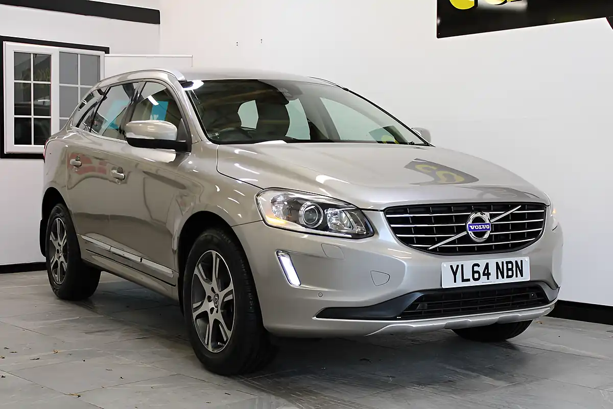 Used 2014 Volvo XC60 Se Lux Nav Gold - Interior and Exterior details 7
