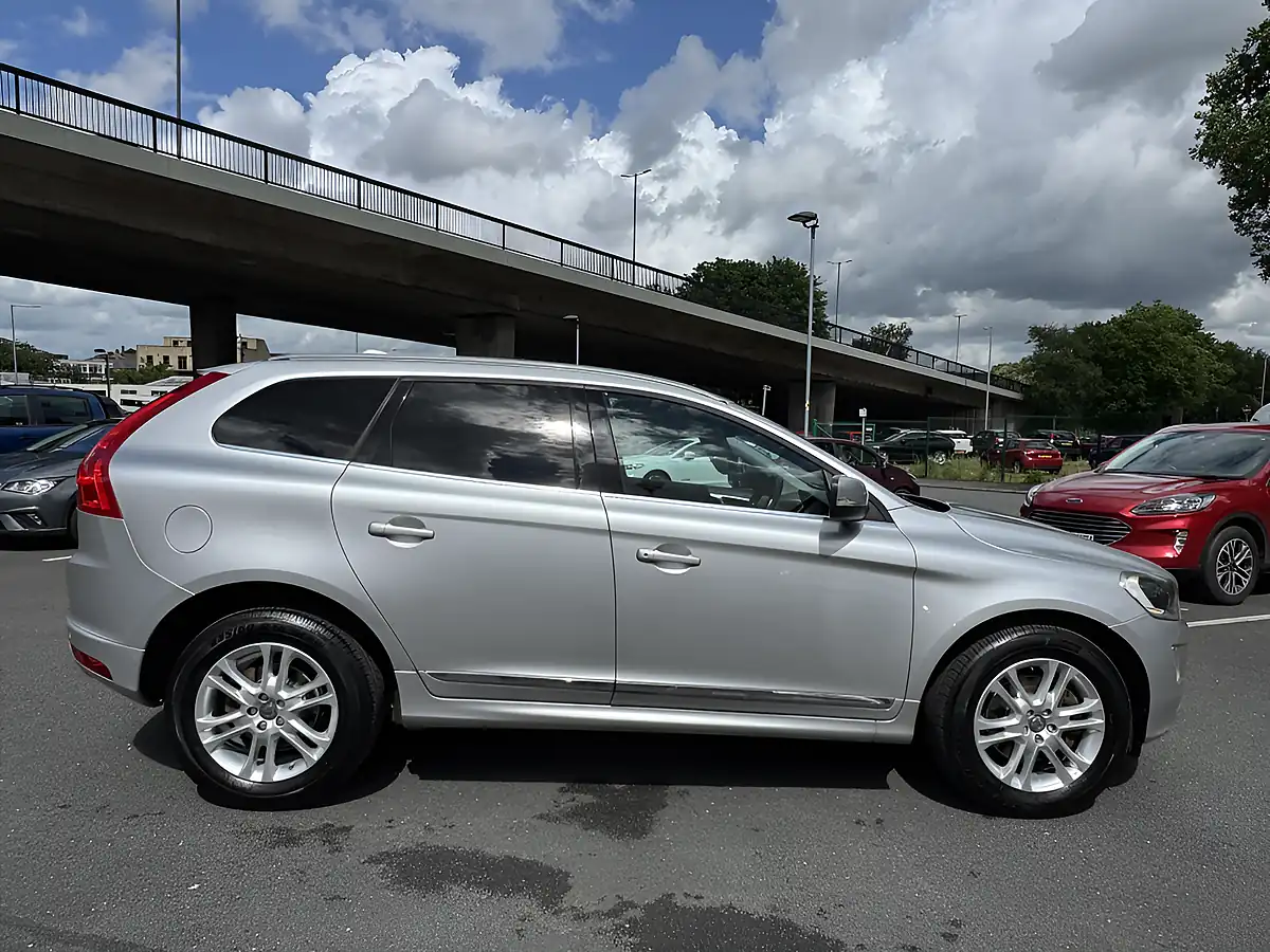 Used 2014 Volvo XC60 Se Lux Nav Silver - Interior and Exterior details 11
