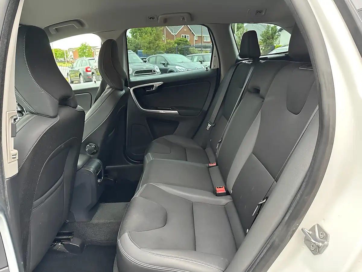 Used 2014 Volvo XC60 Se White - Interior and Exterior details 11