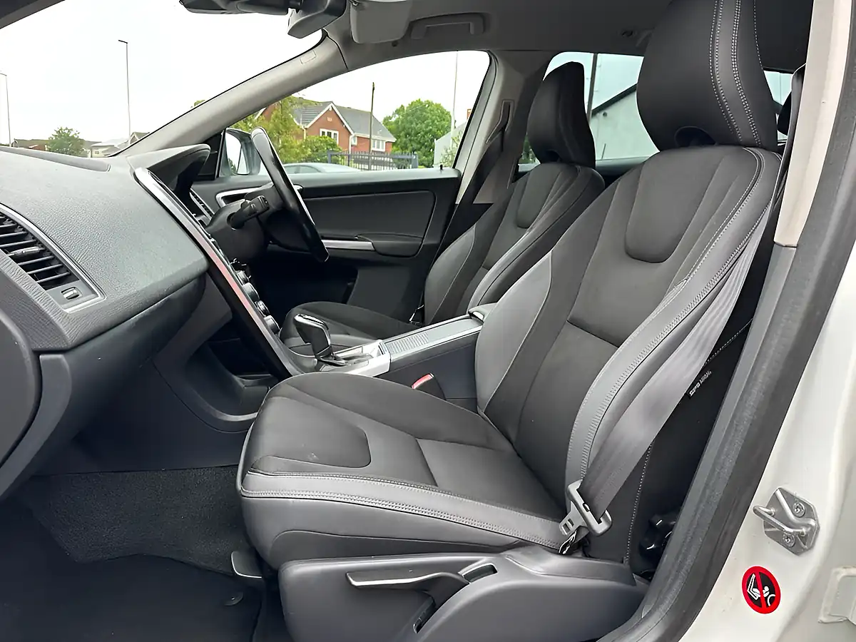 Used 2014 Volvo XC60 Se White - Interior and Exterior details 12