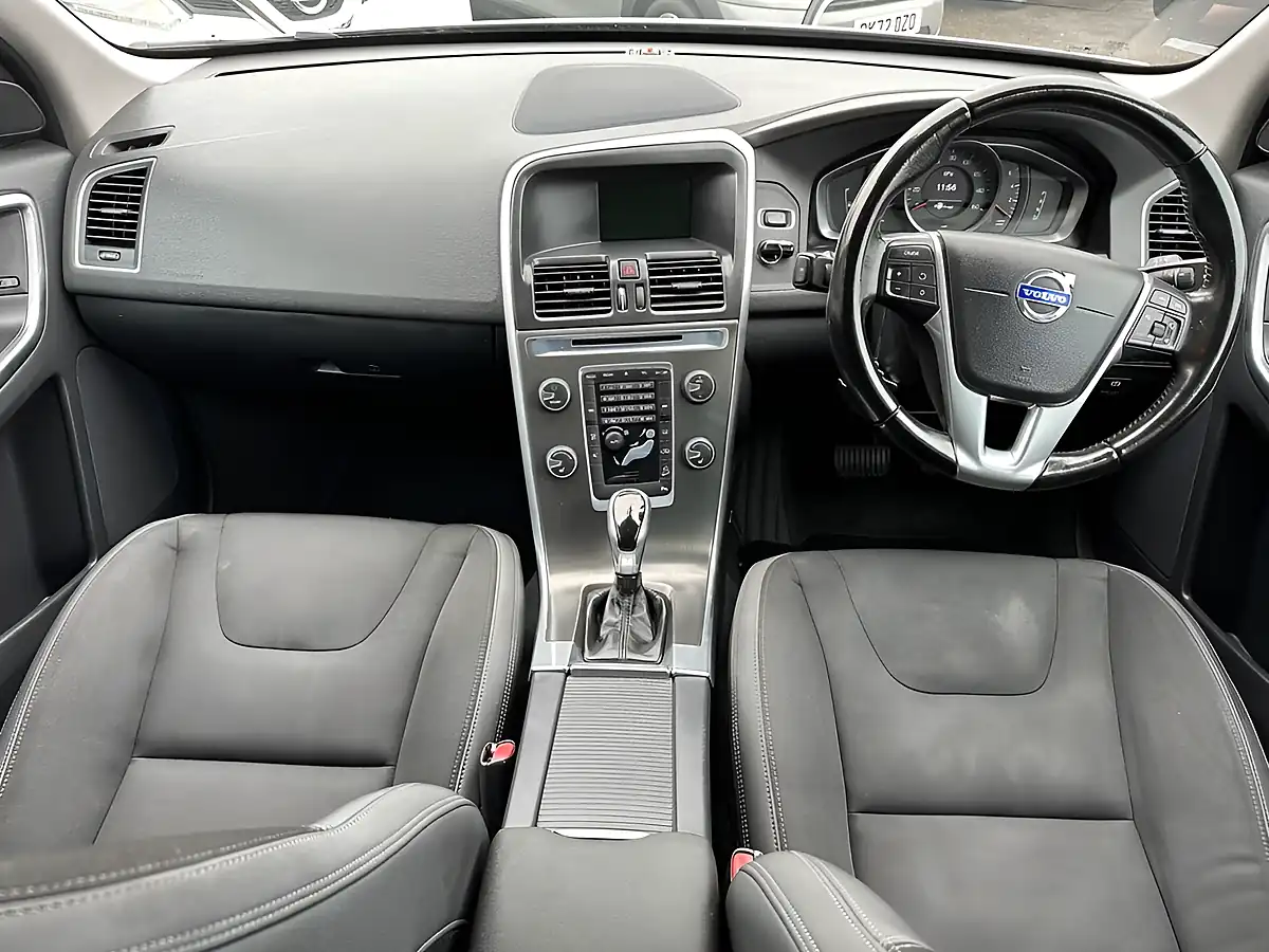 Used 2014 Volvo XC60 Se White - Interior and Exterior details 13