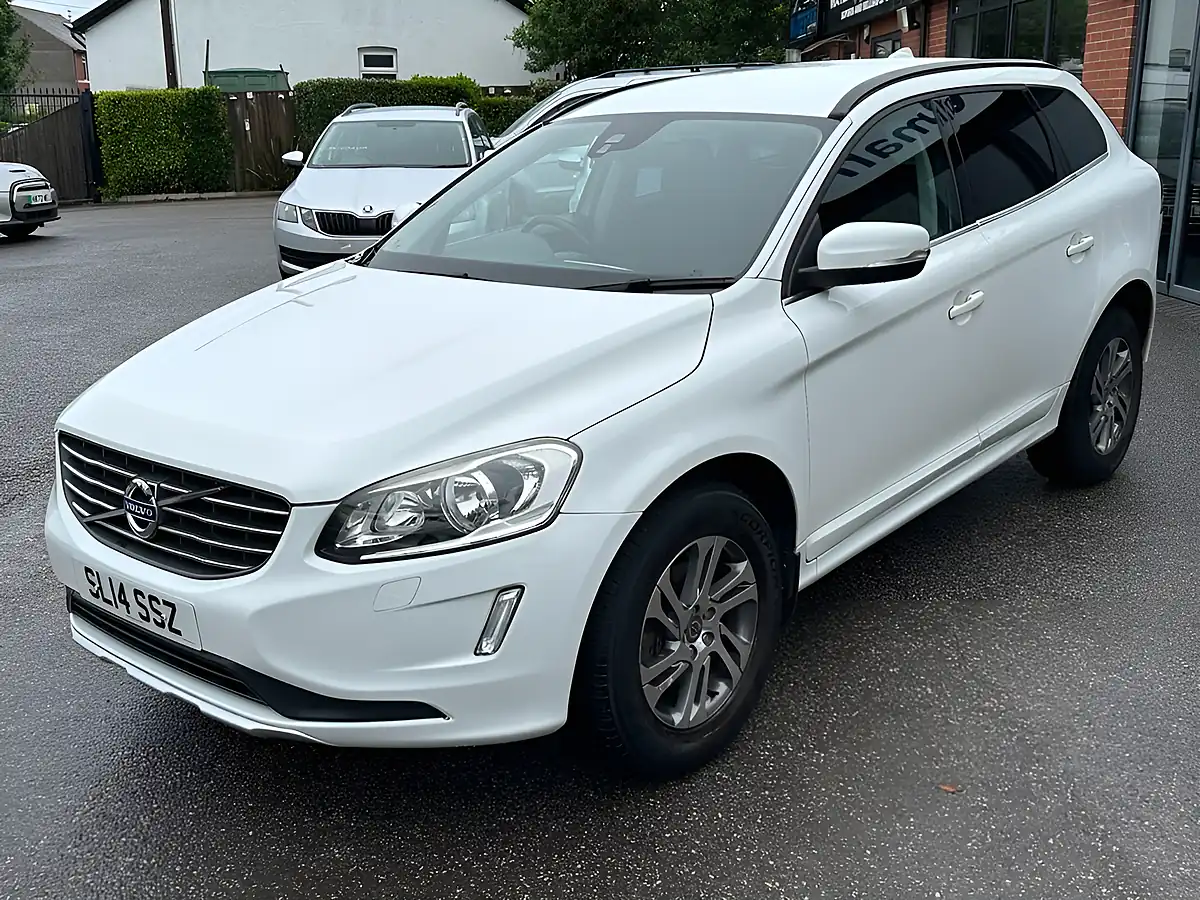 Used 2014 Volvo XC60 Se White - Interior and Exterior details 18