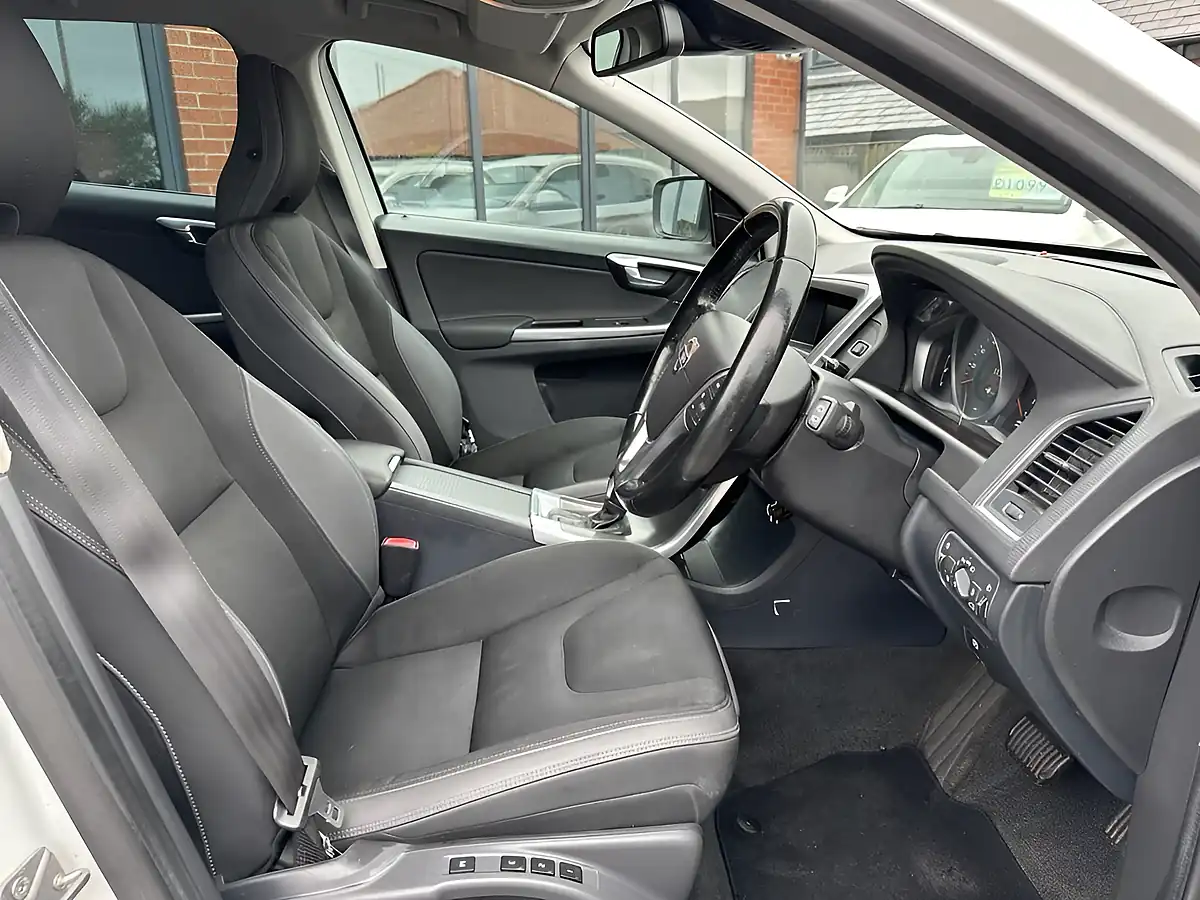 Used 2014 Volvo XC60 Se White - Interior and Exterior details 9