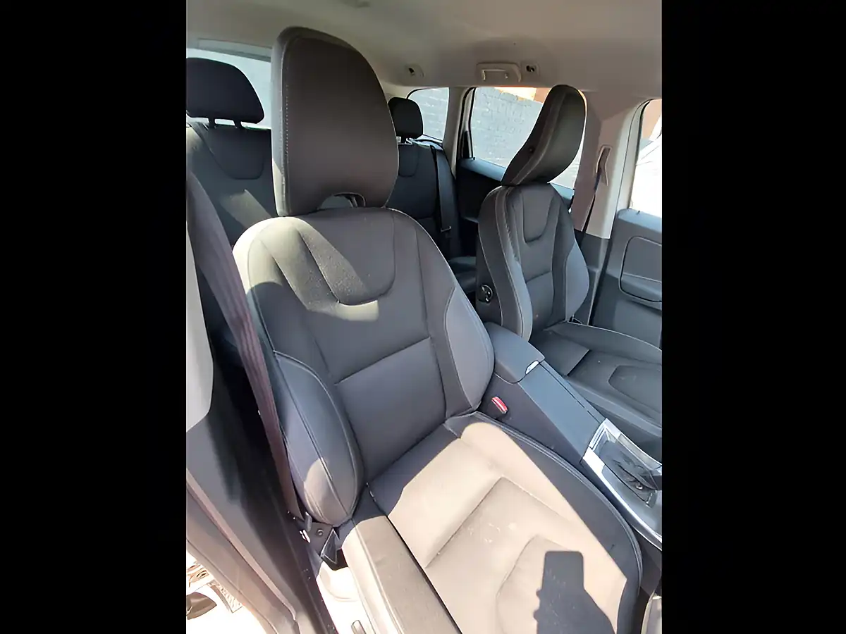 Used 2014 Volvo XC60 Se White - Interior and Exterior details 14