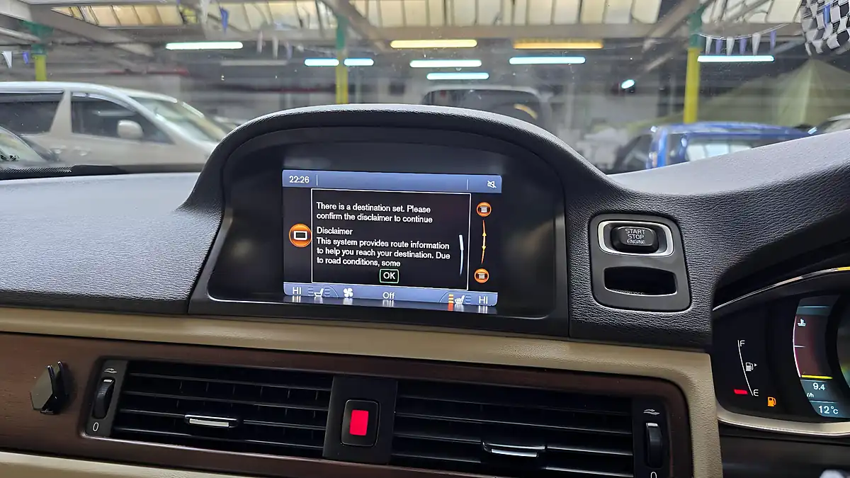 Used 2014 Volvo XC70 Se Lux Blue - Interior and Exterior details 12