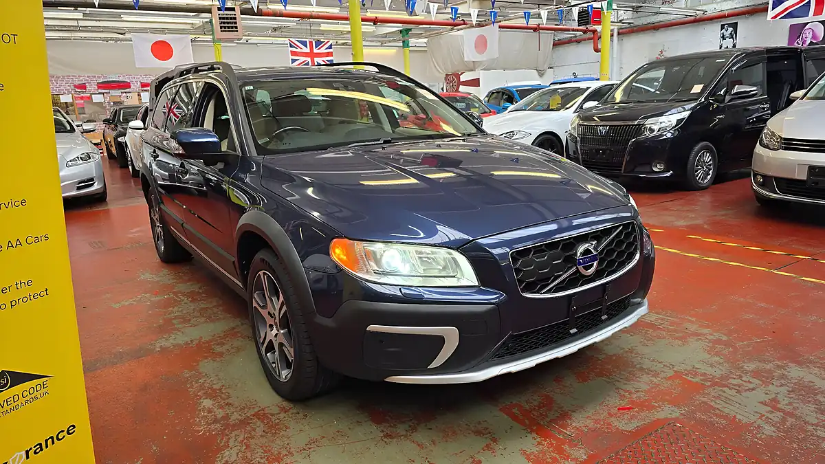 Used 2014 Volvo XC70 Se Lux Blue - Interior and Exterior details 3