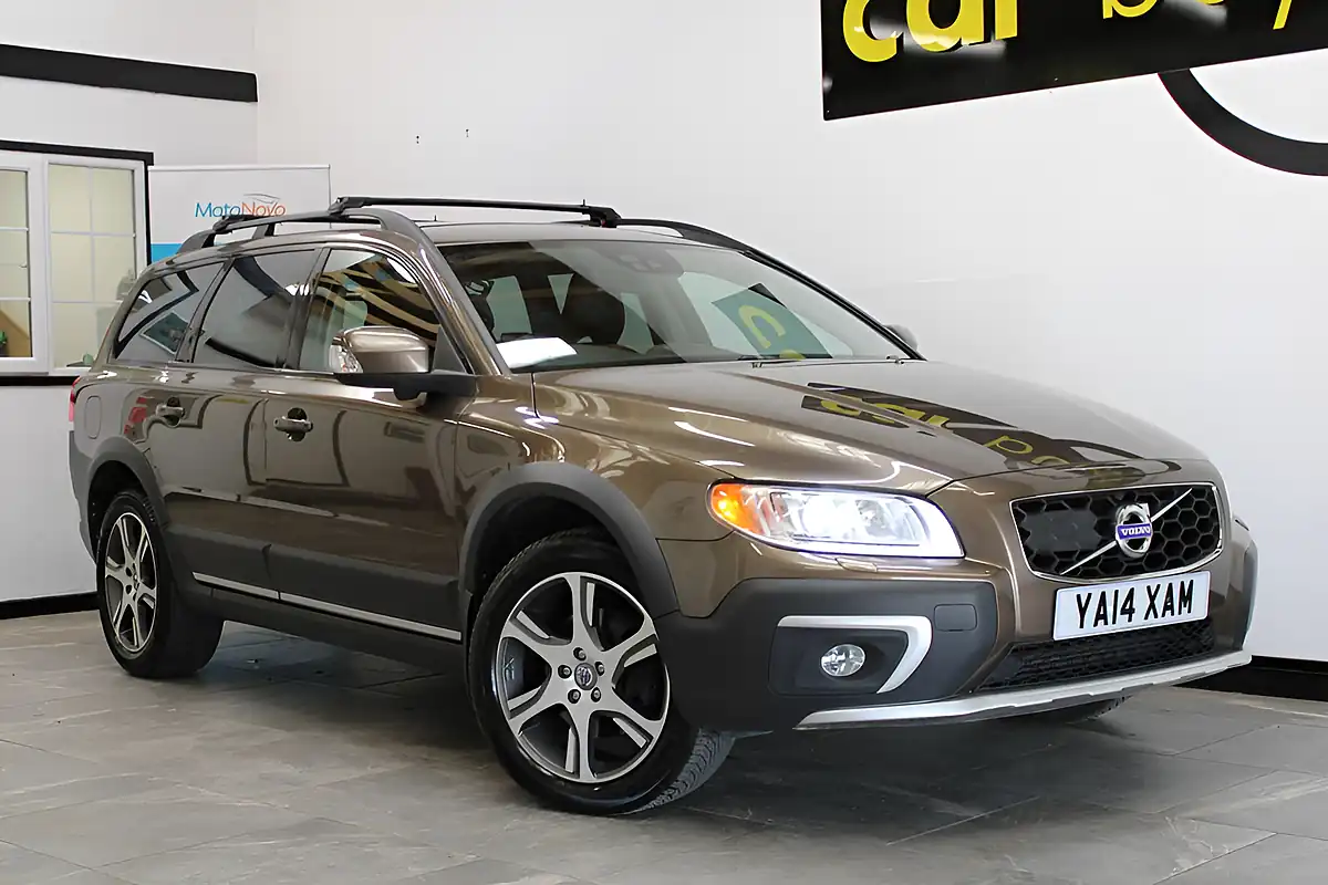 Used 2014 Volvo Xc70 Se Lux Bronze - Front View