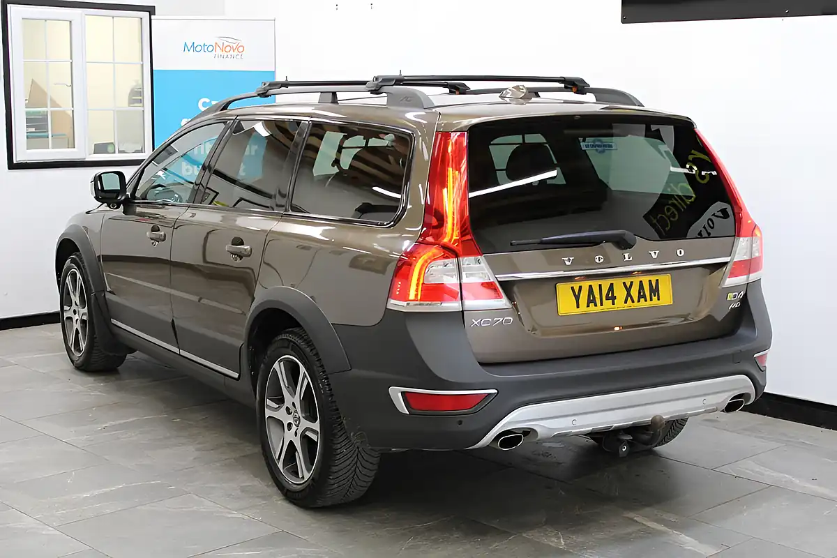 Used 2014 Volvo Xc70 Se Lux Bronze - Interior and Exterior details 11