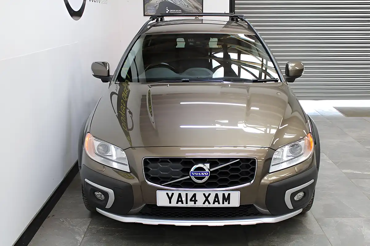 Used 2014 Volvo Xc70 Se Lux Bronze - Interior and Exterior details 13