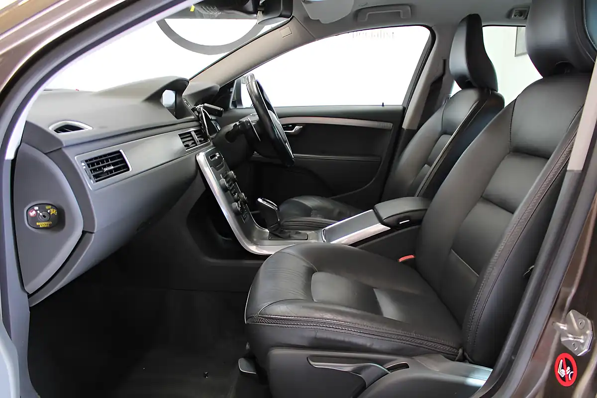 Used 2014 Volvo Xc70 Se Lux Bronze - Interior and Exterior details 14