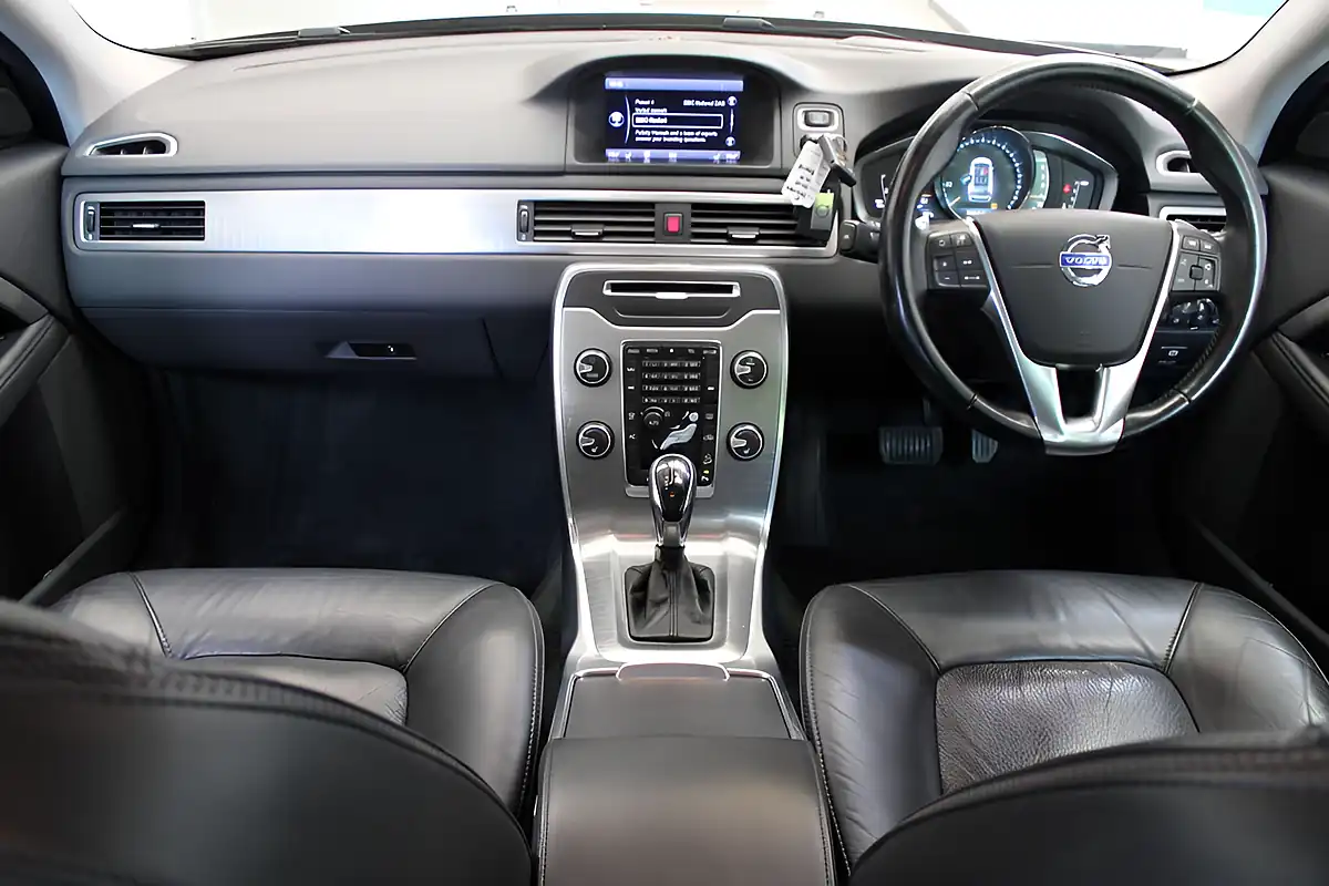 Used 2014 Volvo Xc70 Se Lux Bronze - Interior and Exterior details 15
