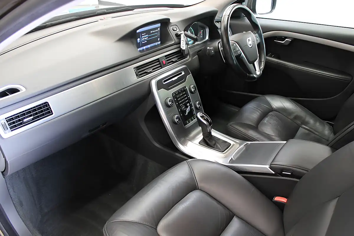 Used 2014 Volvo Xc70 Se Lux Bronze - Interior and Exterior details 2