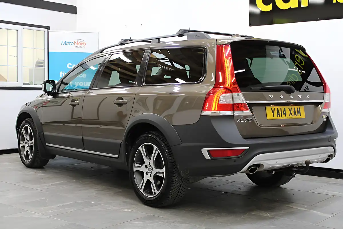Used 2014 Volvo Xc70 Se Lux Bronze - Interior and Exterior details 3