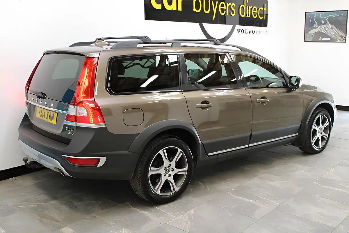 Used 2014 Volvo Xc70 Se Lux Bronze - Interior and Exterior details 4