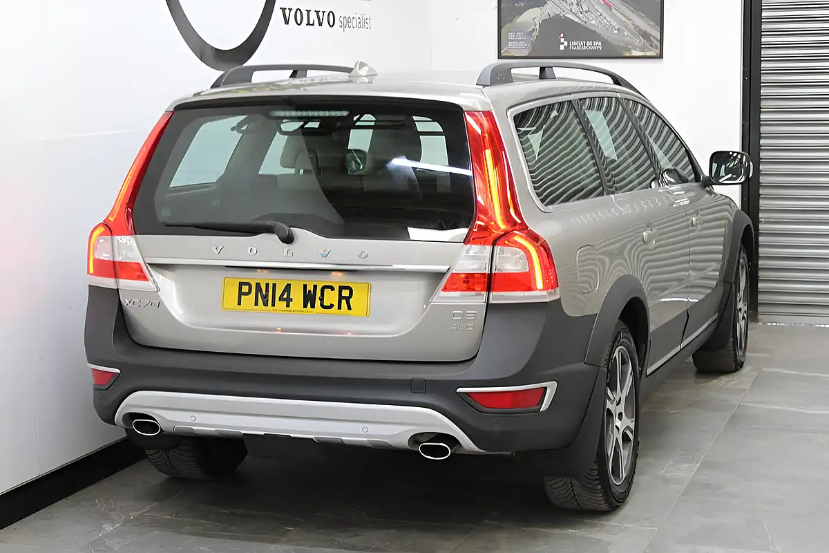 Used 2014 Volvo XC70 Se Lux Gold - Interior and Exterior details 10