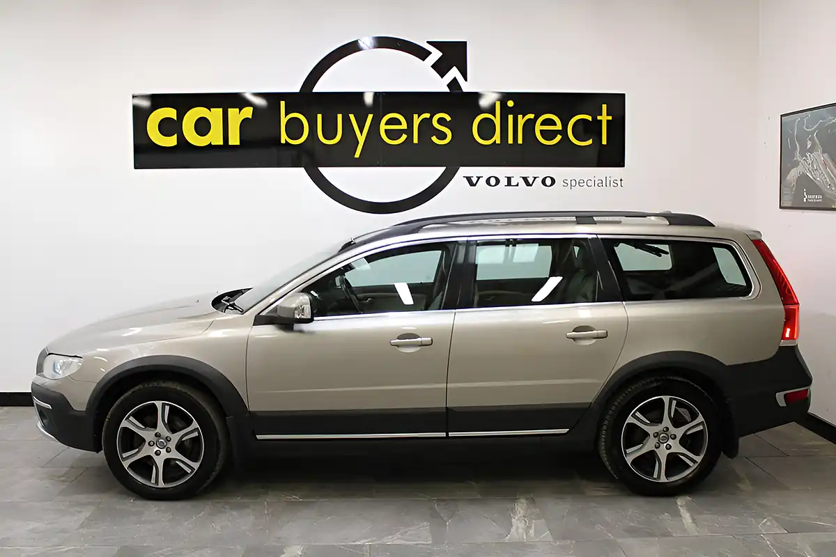 Used 2014 Volvo XC70 Se Lux Gold - Interior and Exterior details 12