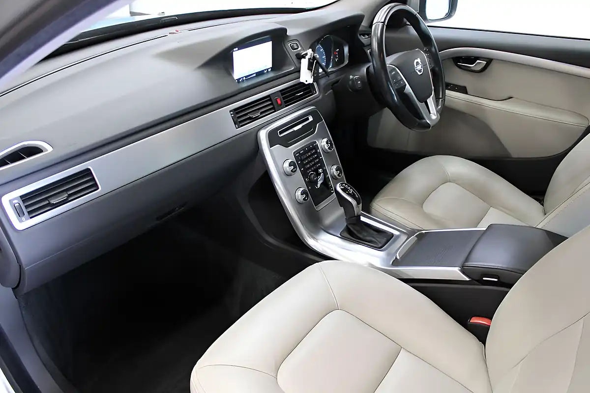 Used 2014 Volvo XC70 Se Lux Gold - Interior and Exterior details 2