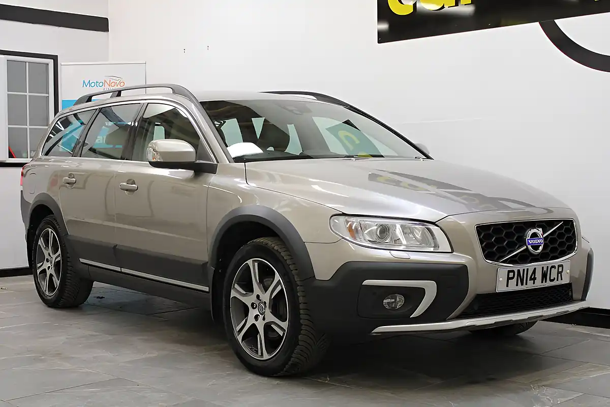 Used 2014 Volvo XC70 Se Lux Gold - Interior and Exterior details 5