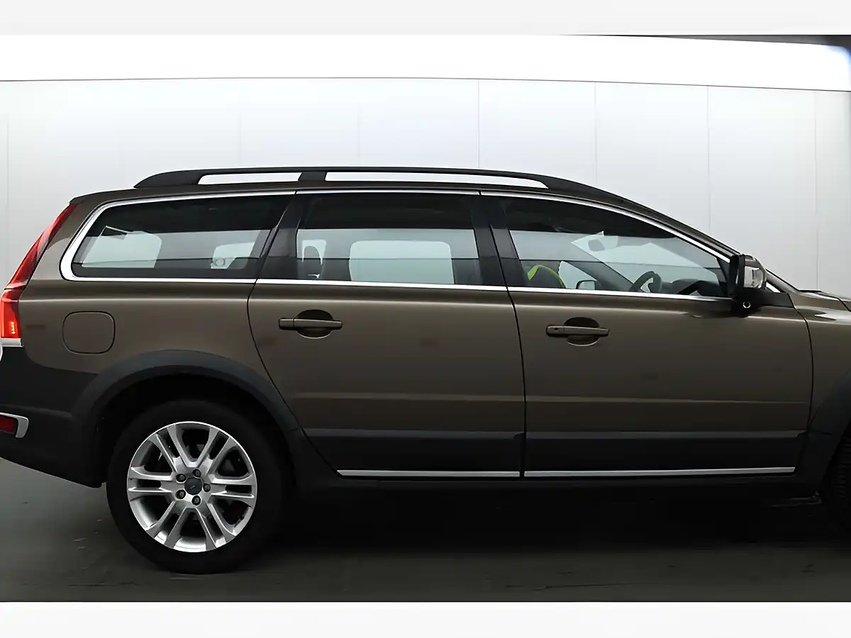 Used 2014 Volvo XC70 Se Luxury Bronze - Interior and Exterior details 11