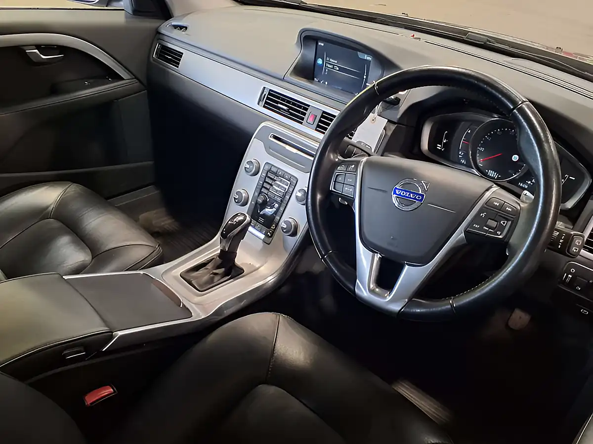 Used 2014 Volvo XC70 Se Luxury Bronze - Interior and Exterior details 18