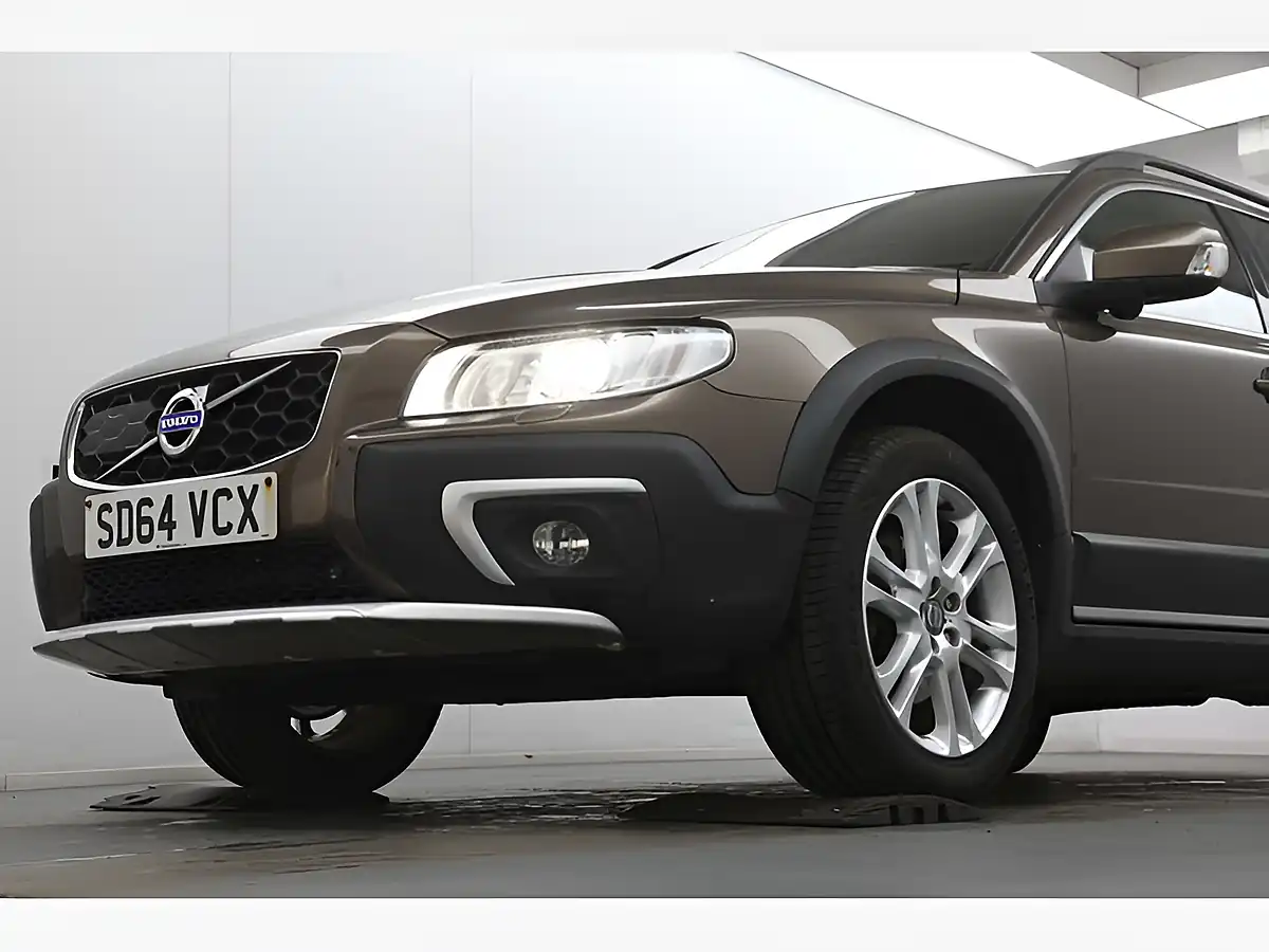 Used 2014 Volvo XC70 Se Luxury Bronze - Interior and Exterior details 6