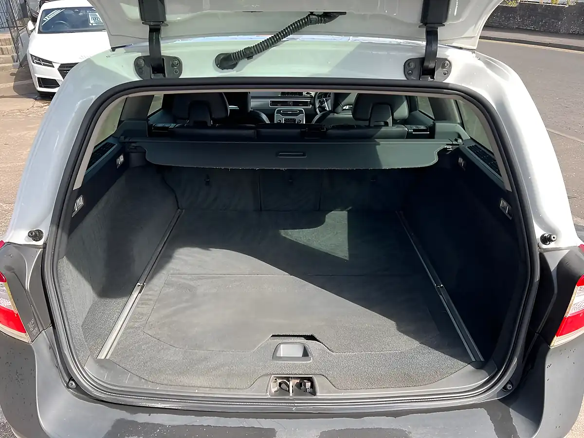 Used 2014 Volvo XC70 Se Nav White - Interior and Exterior details 15