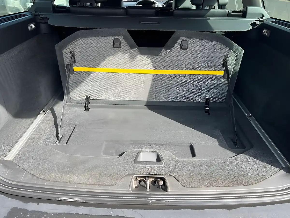 Used 2014 Volvo XC70 Se Nav White - Interior and Exterior details 16