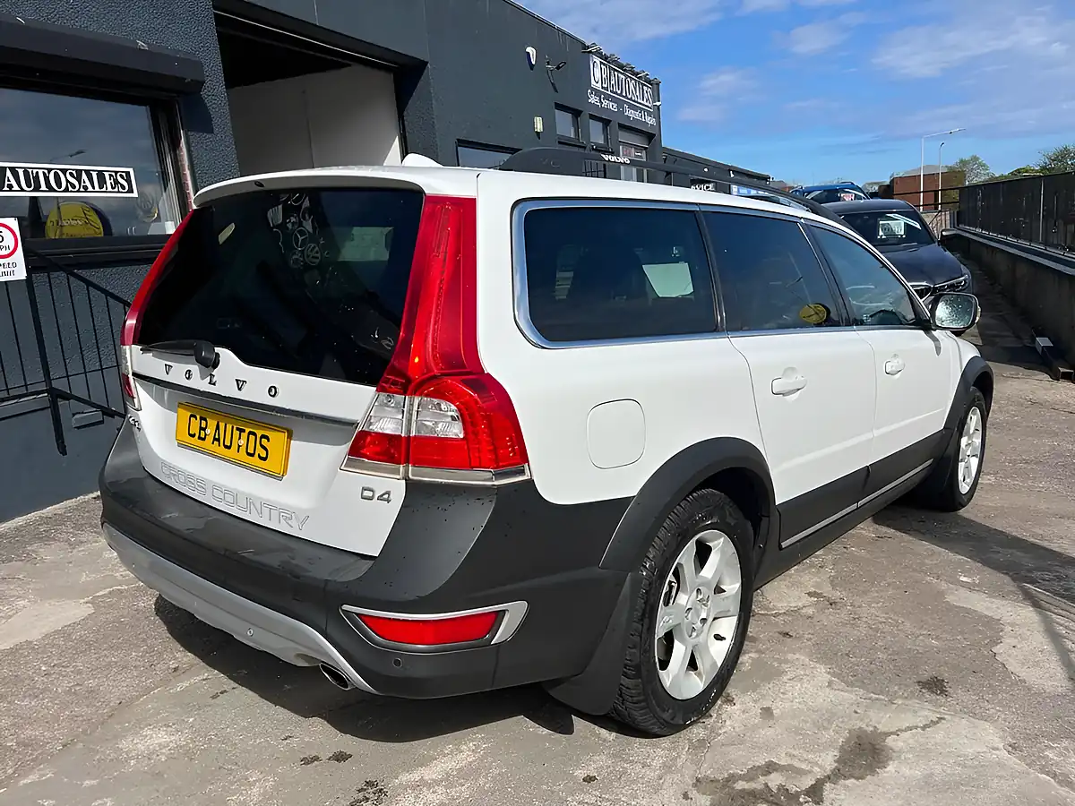 Used 2014 Volvo XC70 Se Nav White - Interior and Exterior details 4