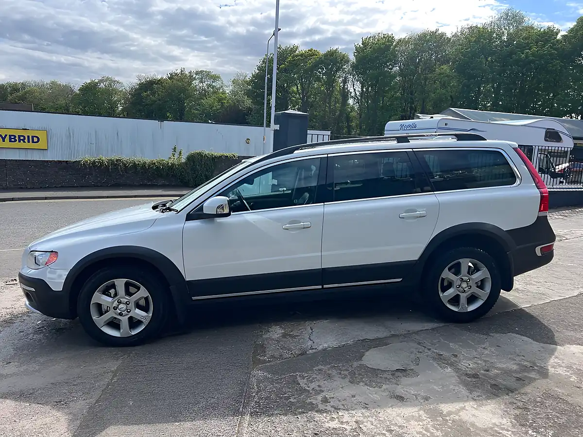 Used 2014 Volvo XC70 Se Nav White - Interior and Exterior details 7