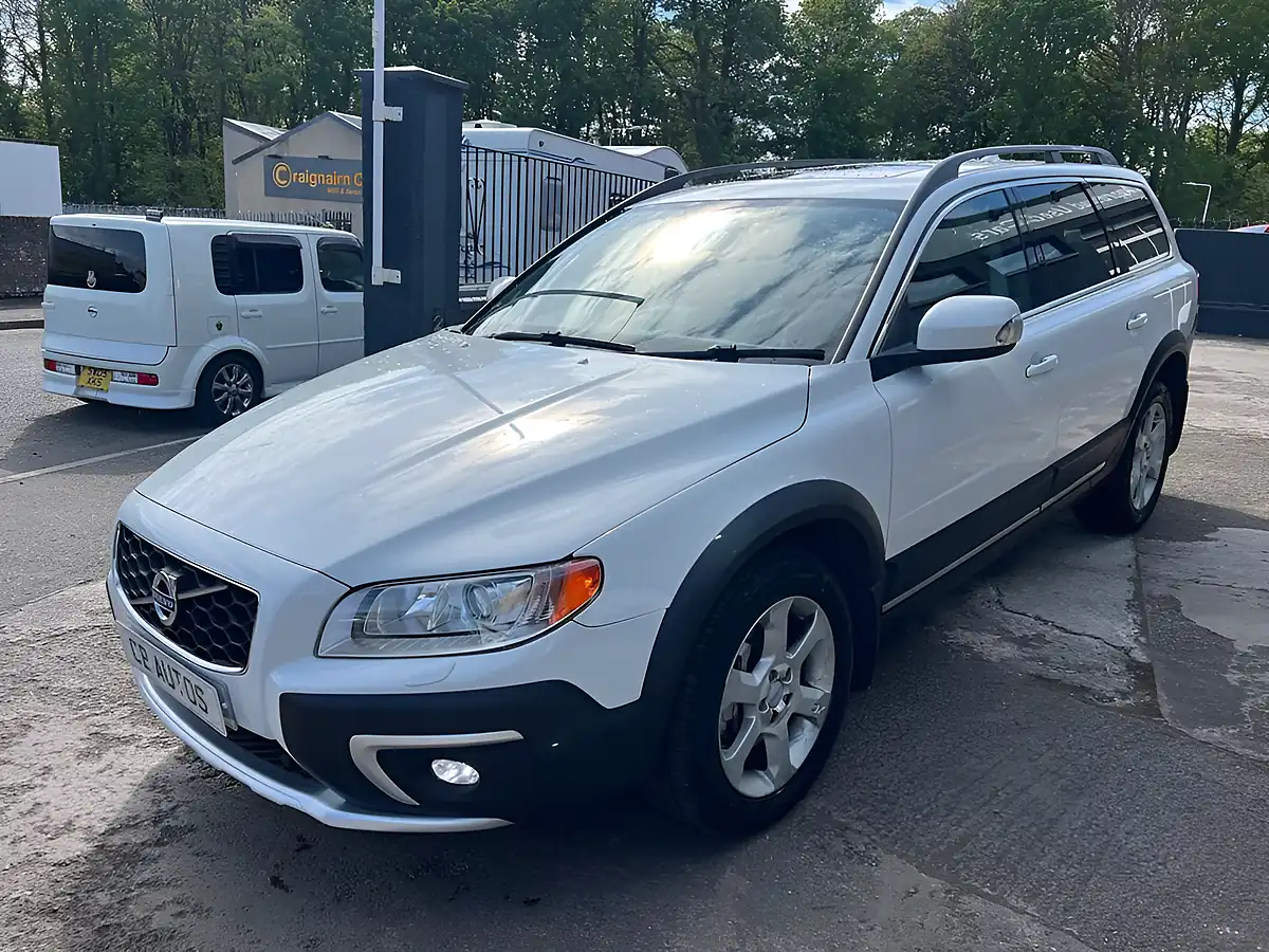 Used 2014 Volvo XC70 Se Nav White - Interior and Exterior details 8