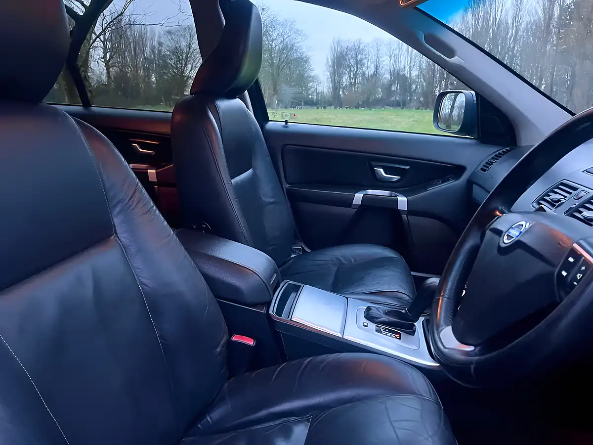 Used 2014 Volvo XC90 Es Caspian Blue - Interior and Exterior details 12