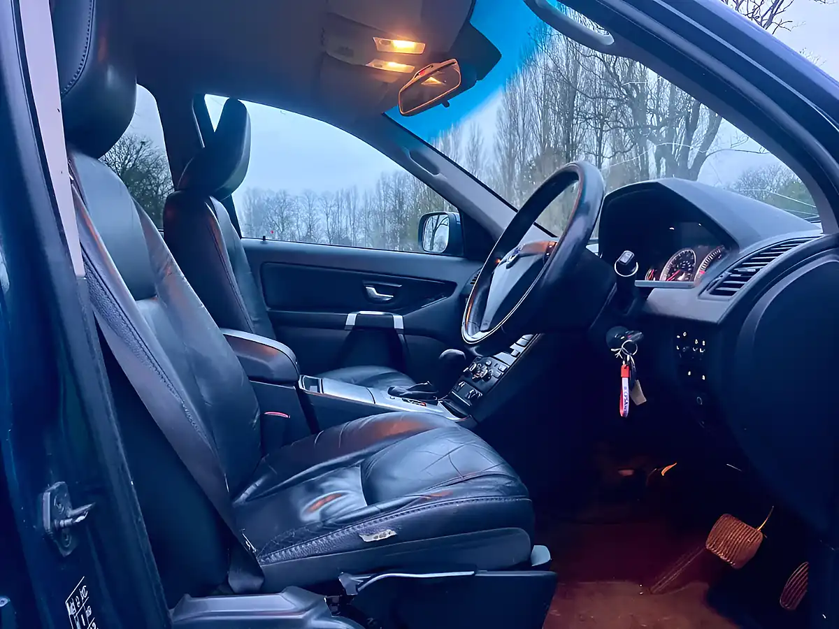 Used 2014 Volvo XC90 Es Caspian Blue - Interior and Exterior details 13