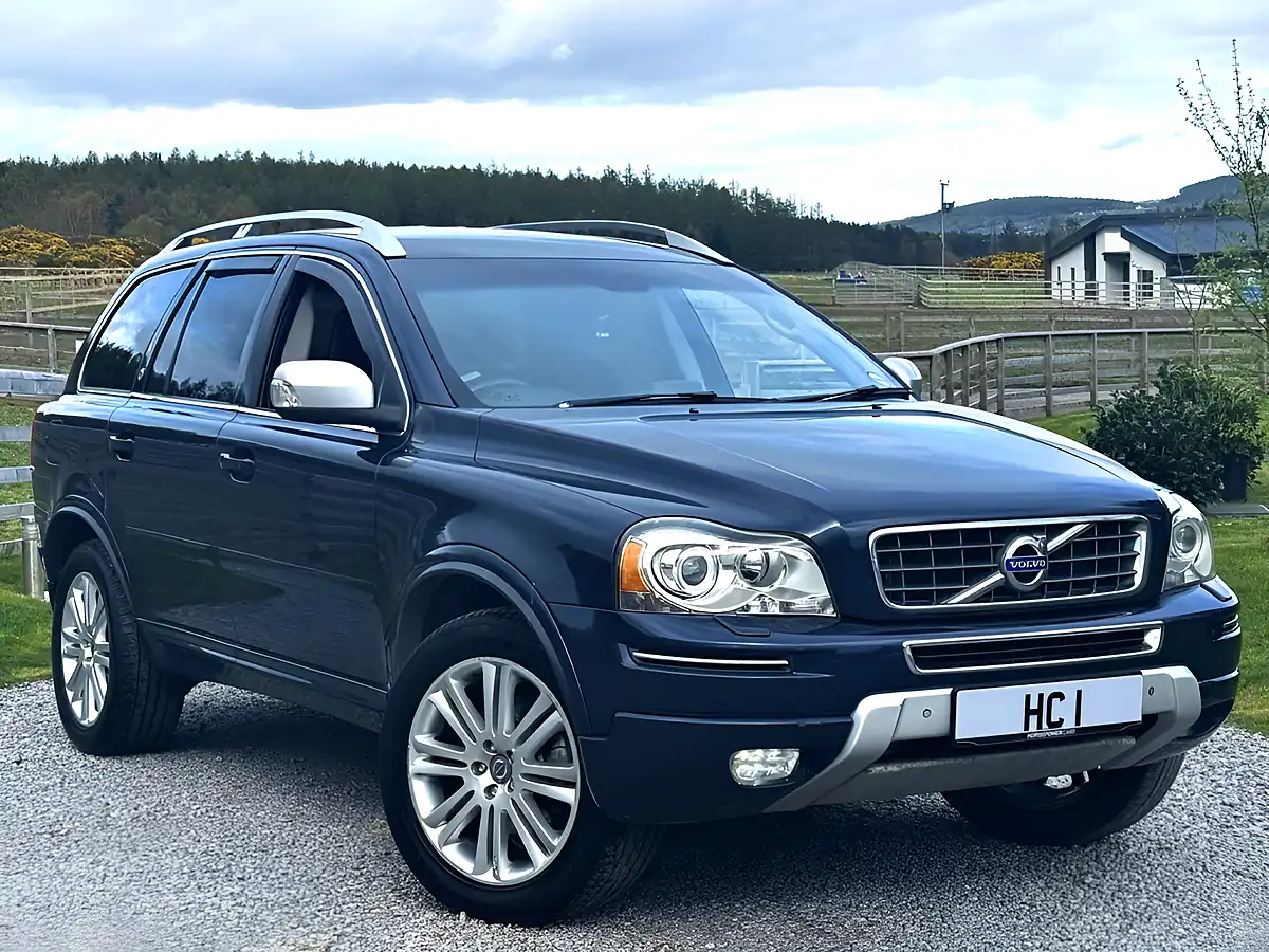 Used 2014 Volvo XC90 Executive Blue - Front View