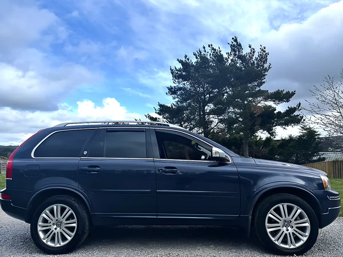 Used 2014 Volvo XC90 Executive Blue - Interior and Exterior details 7