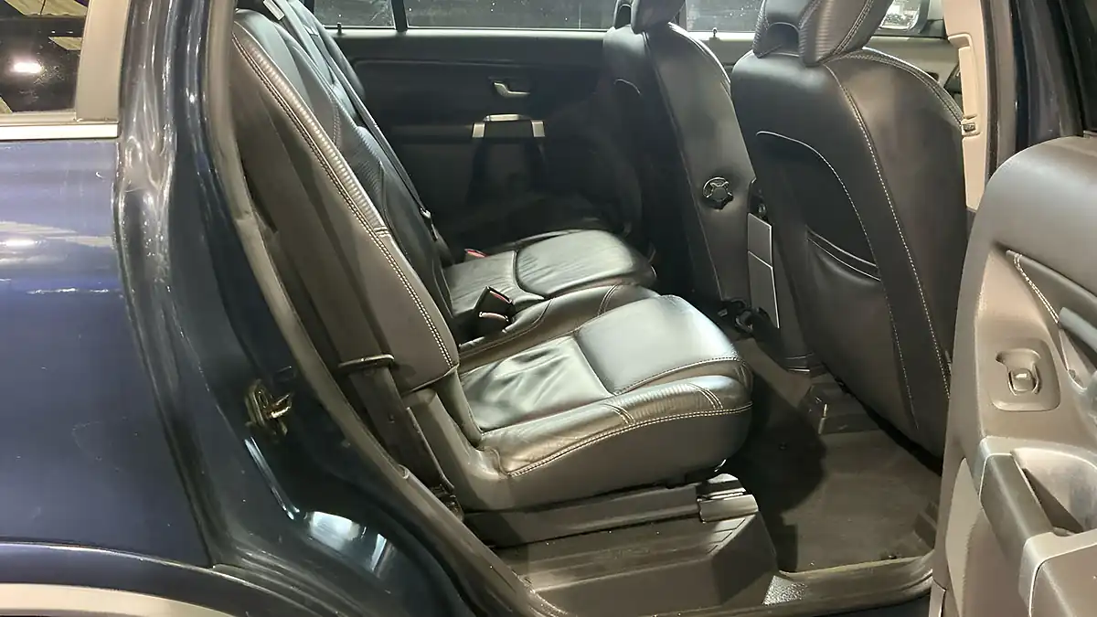 Used 2014 Volvo XC90 R-Design Nav Blue - Interior and Exterior details 8