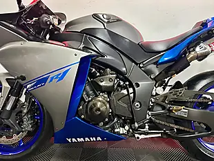 Used 2014 Yamaha R1 Super Sports Blue - Interior and Exterior details 12