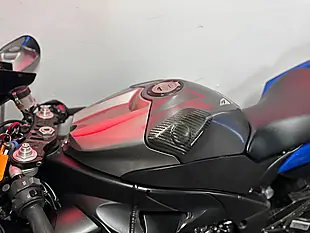 Used 2014 Yamaha R1 Super Sports Blue - Interior and Exterior details 16