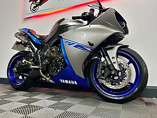 Used 2014 Yamaha R1 Super Sports Blue - Interior and Exterior details 18