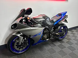 Used 2014 Yamaha R1 Super Sports Blue - Interior and Exterior details 9