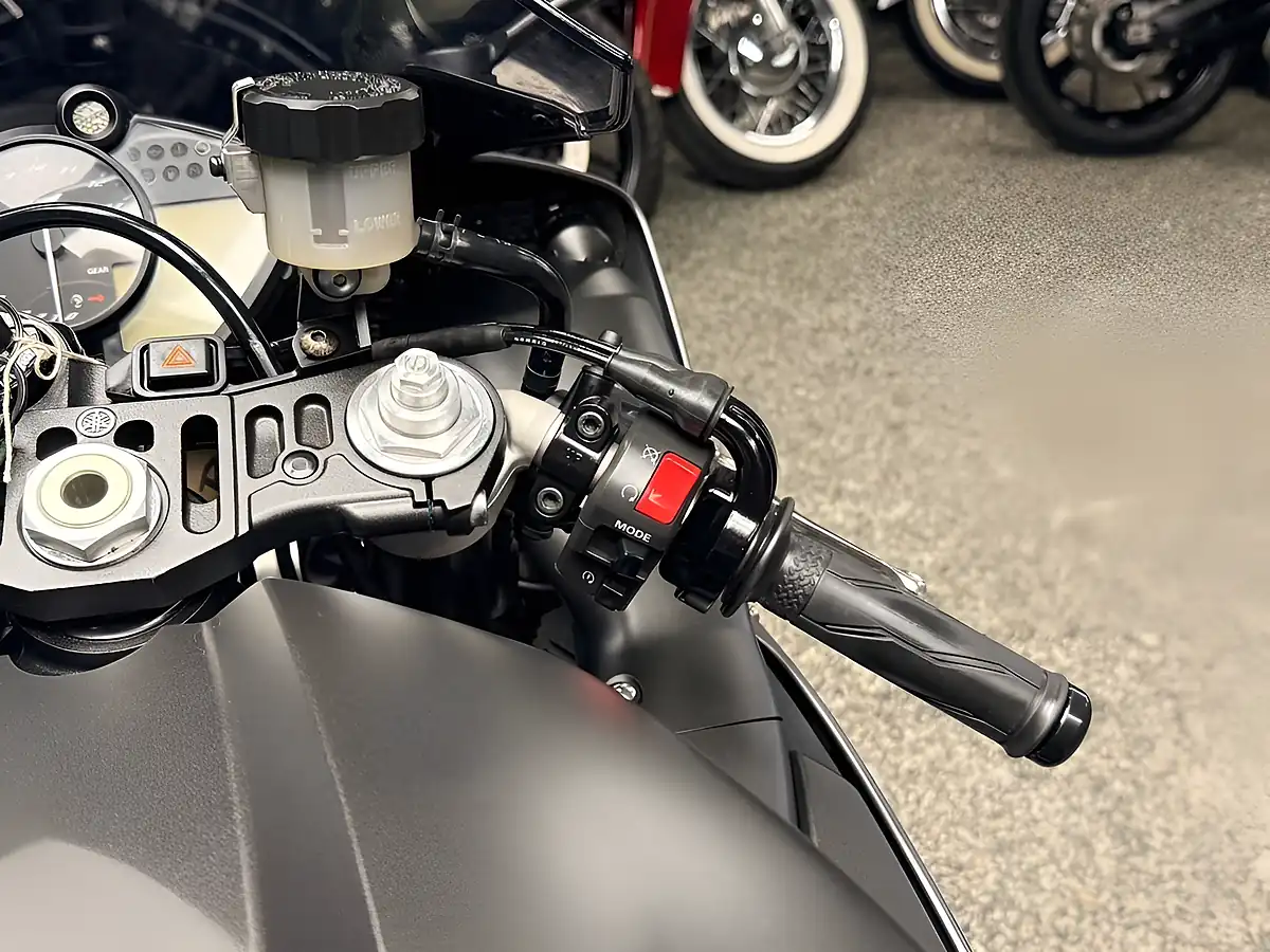 Used 2014 Yamaha R1 Yzf Super Sports Grey - Interior and Exterior details 15