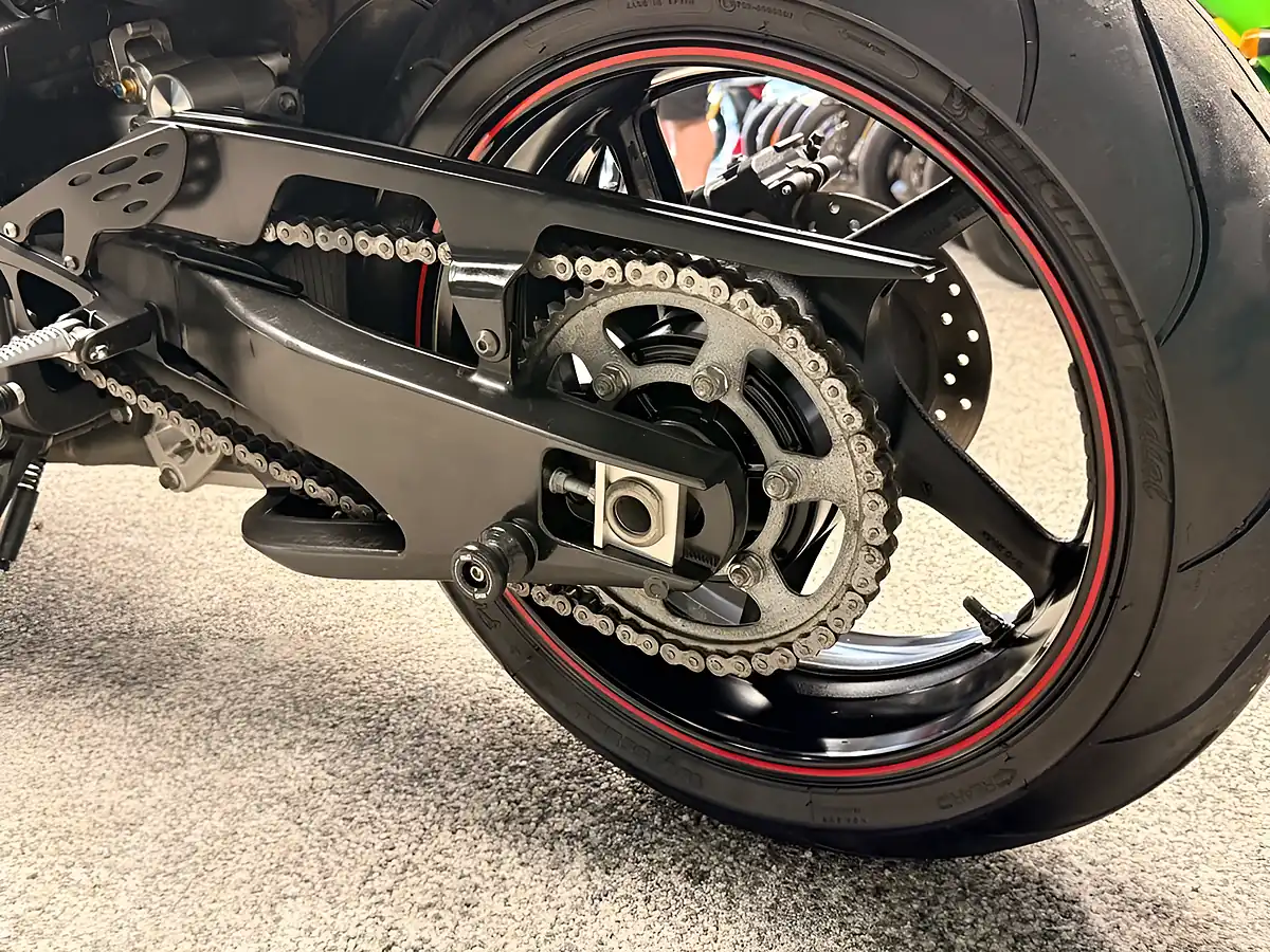 Used 2014 Yamaha R1 Yzf Super Sports Grey - Interior and Exterior details 16