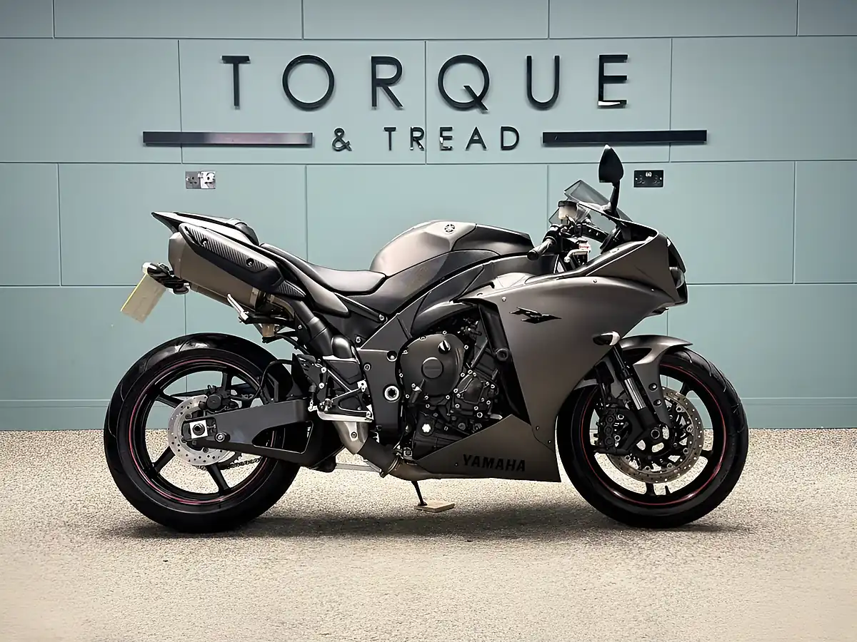 Used 2014 Yamaha R1 Yzf Super Sports Grey - Interior and Exterior details 2